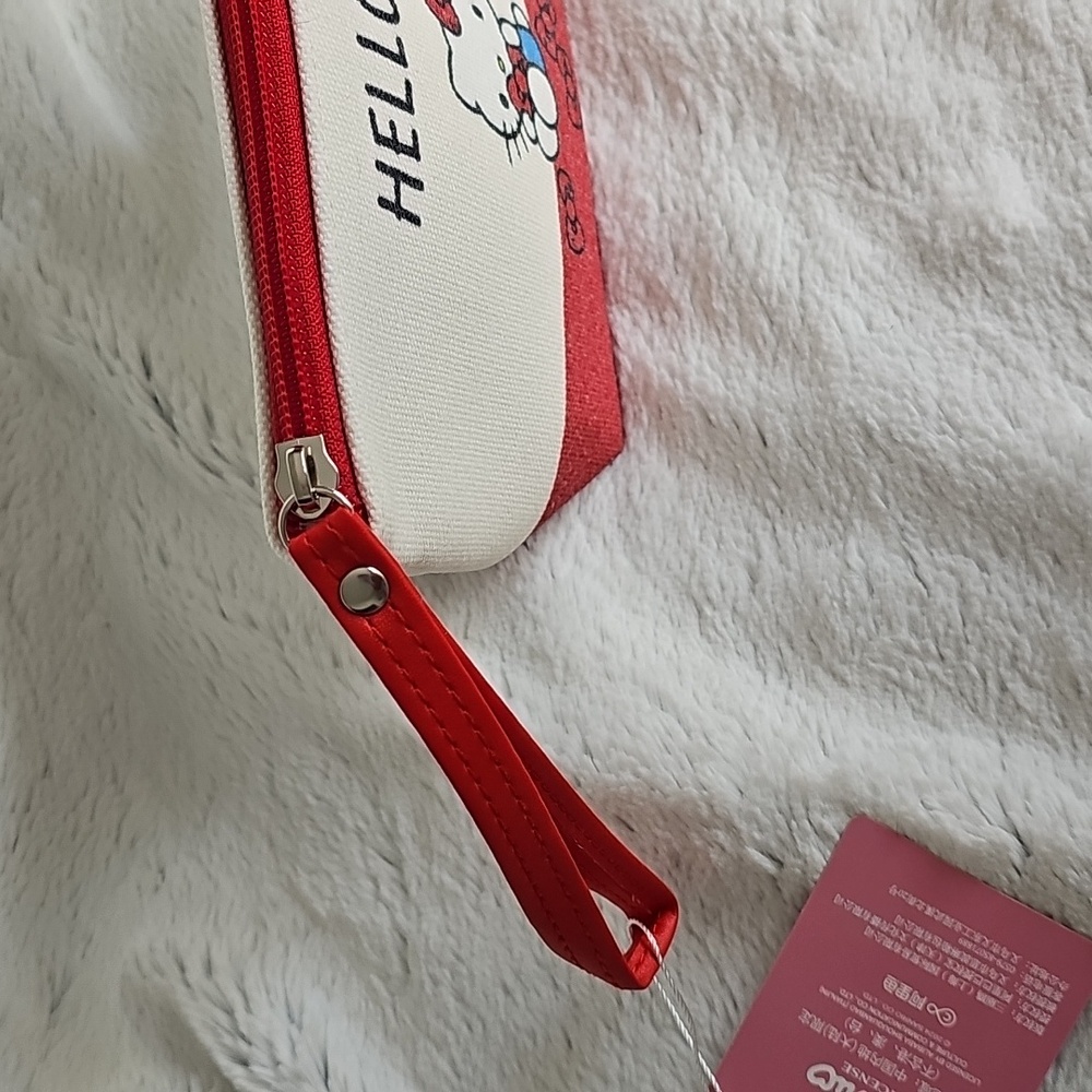Hello Kitty Pouch - Picture 8 of 8